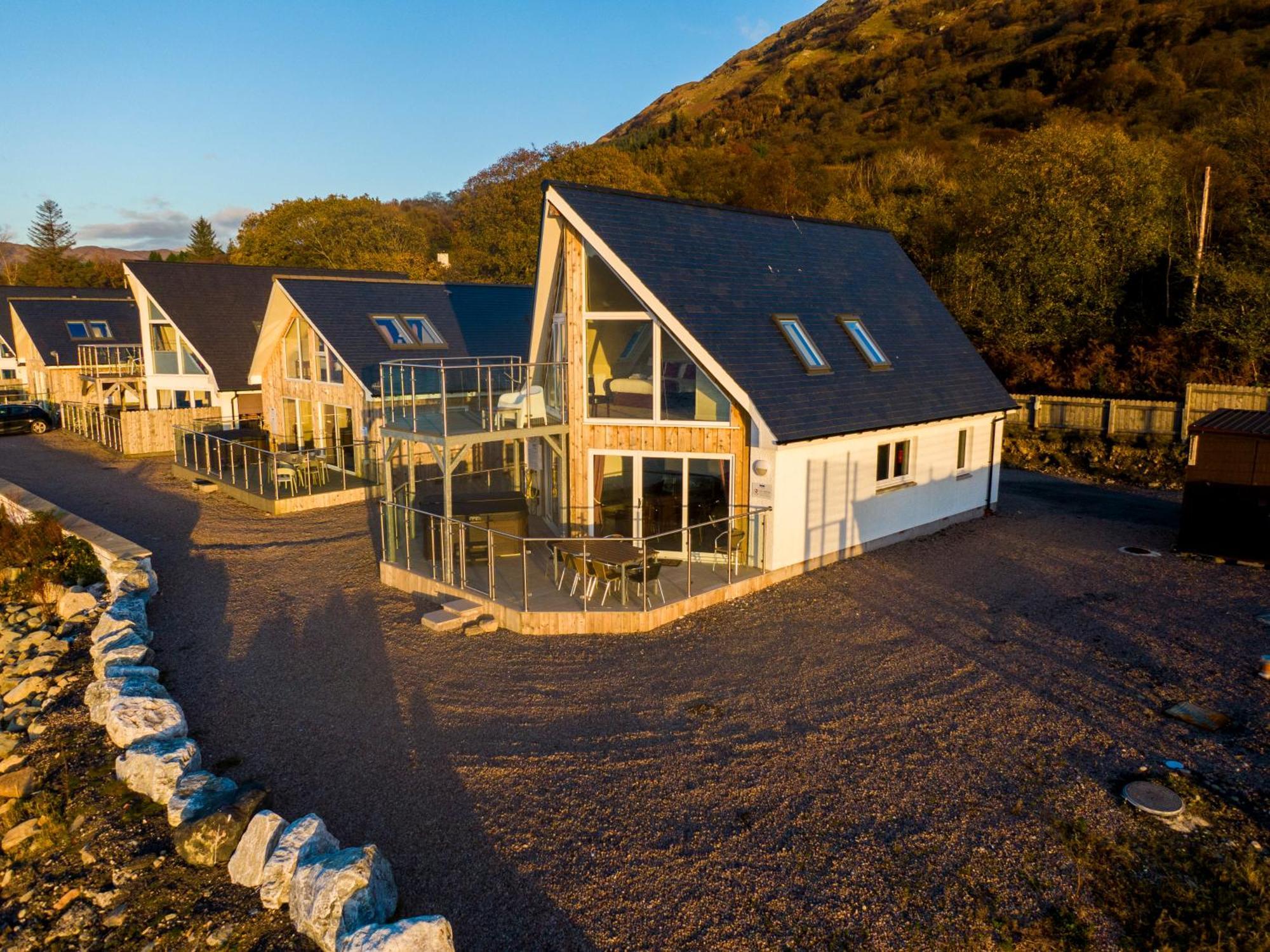 Beach Houses With Hot Tubs เกลนโค ภายนอก รูปภาพ